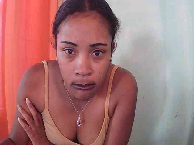 TriciaBella webcam