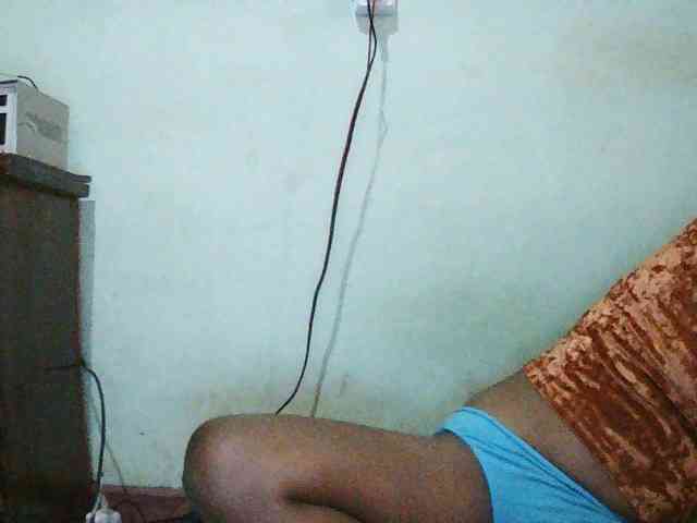 TriciaBella webcam