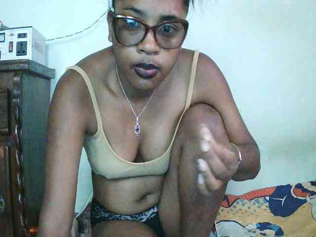 TriciaBella webcam