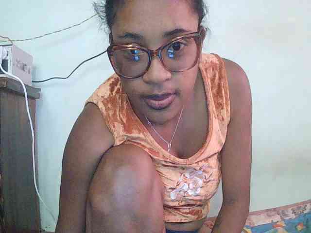 TriciaBella webcam