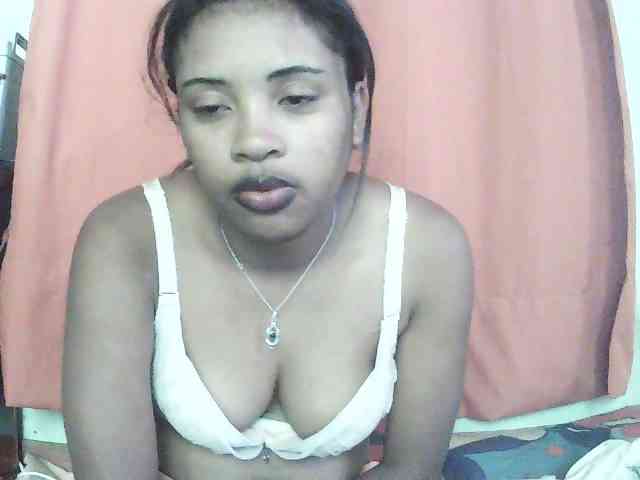 TriciaBella webcam