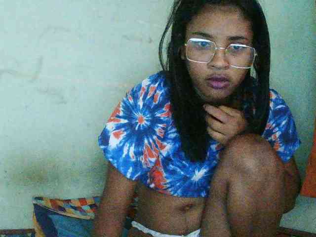 TriciaBella webcam