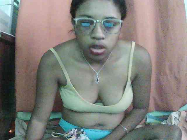TriciaBella webcam