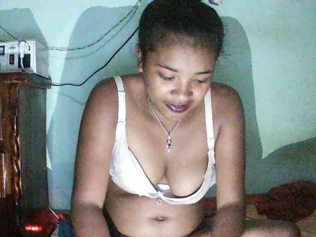 TriciaBella webcam