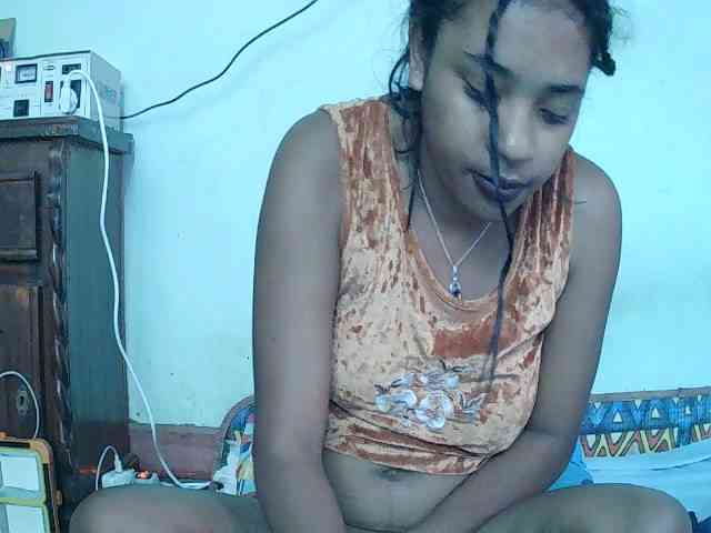 TriciaBella webcam