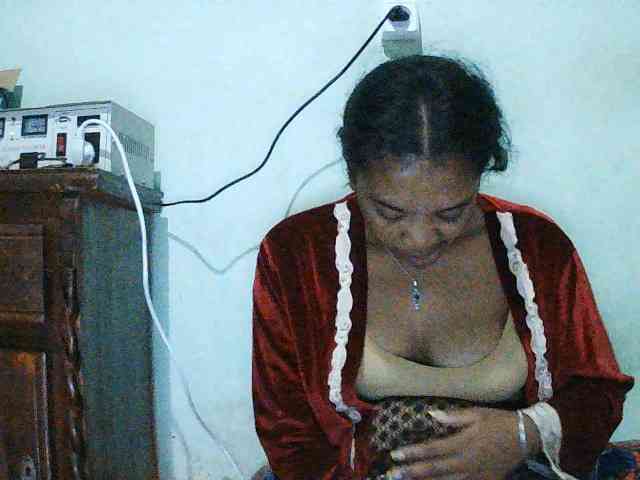 TriciaBella webcam
