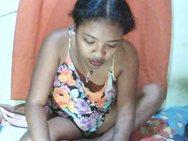 TriciaBella webcam