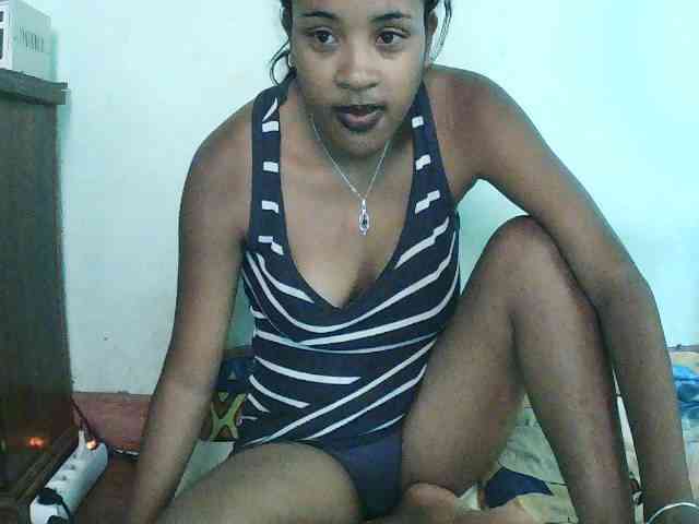 TriciaBella webcam