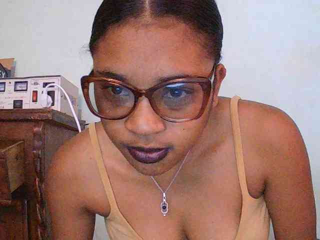 TriciaBella webcam