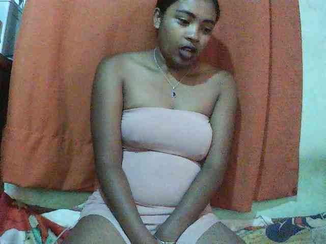 Modèle: TriciaBella