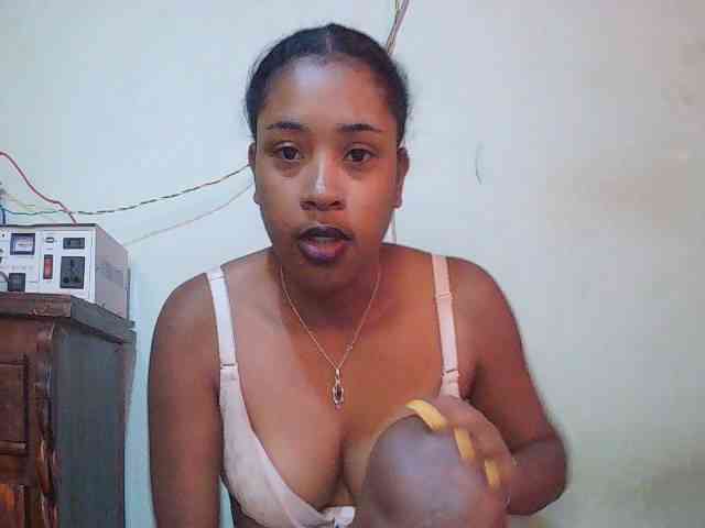 TriciaBella webcam