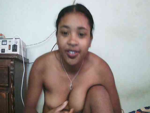 TriciaBella webcam