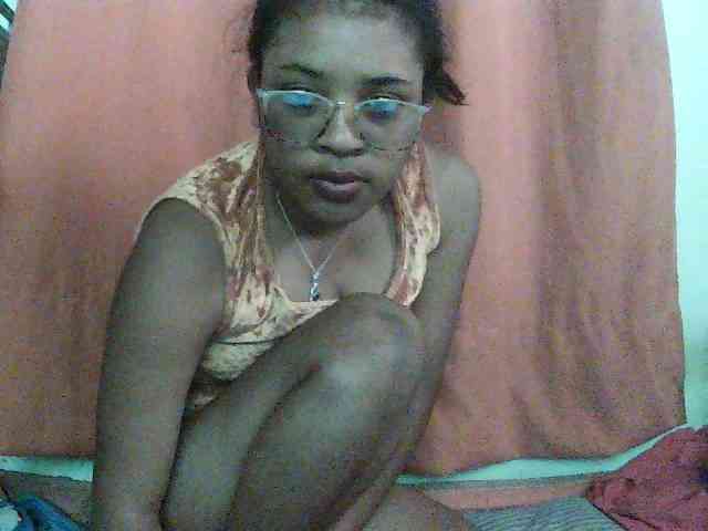 TriciaBella webcam