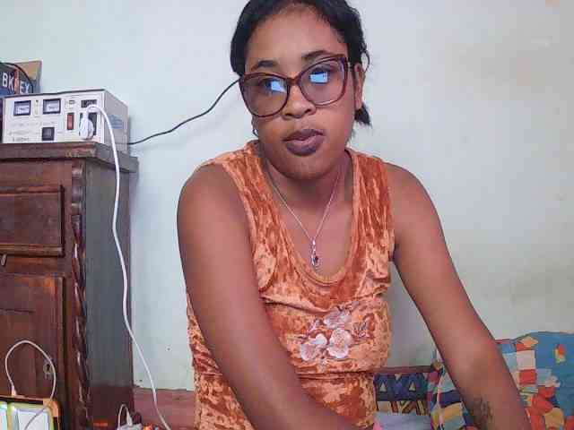 TriciaBella webcam