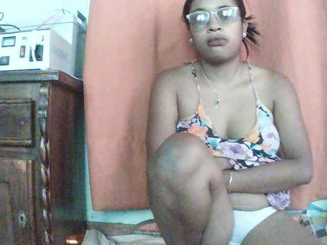 TriciaBella webcam