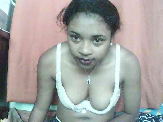 TriciaBella webcam