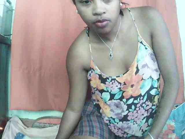TriciaBella webcam