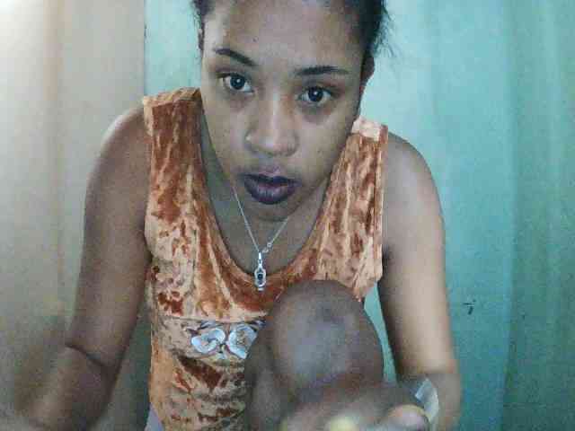 TriciaBella webcam