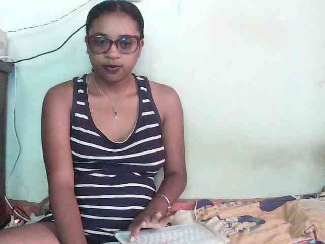 TriciaBella webcam