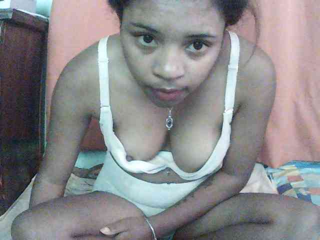 TriciaBella webcam