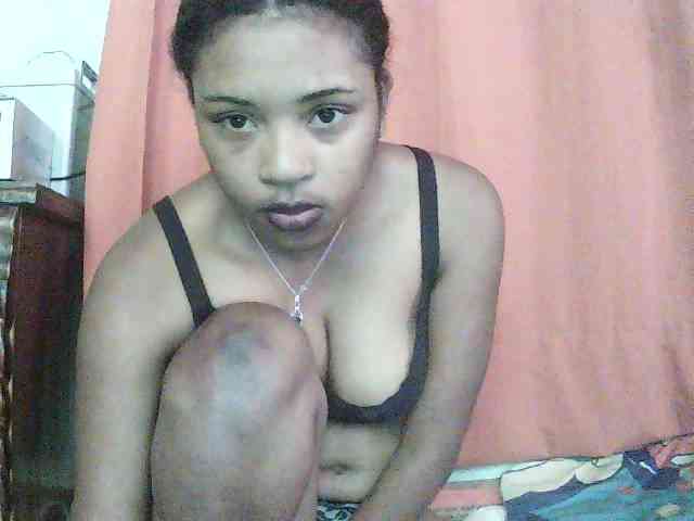 TriciaBella webcam