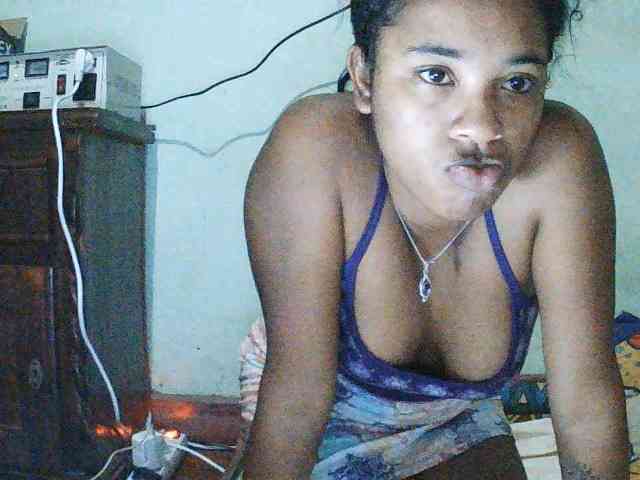 TriciaBella webcam