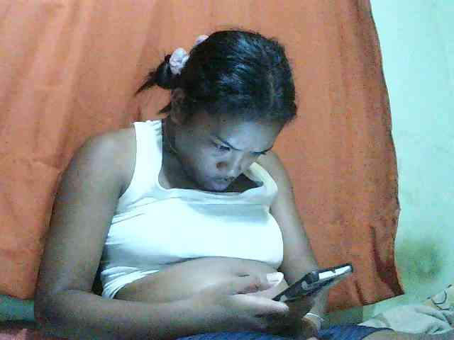 TriciaBella webcam