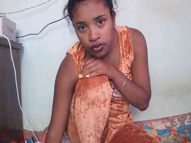 TriciaBella webcam