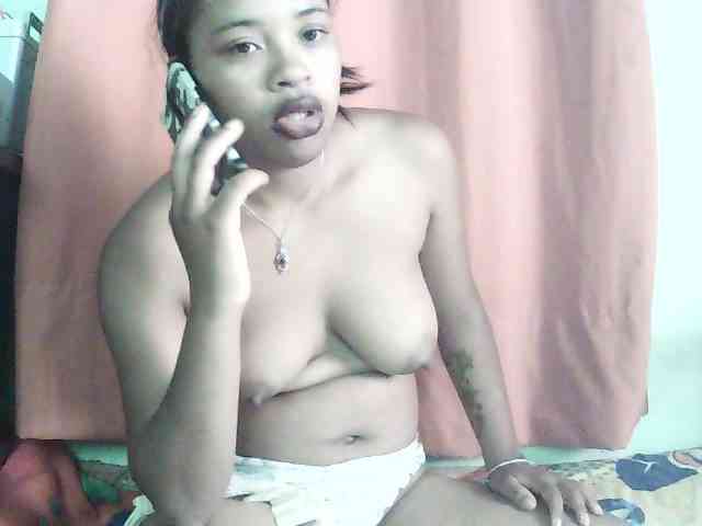 TriciaBella webcam
