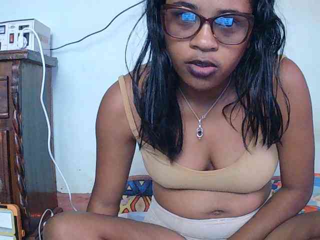 TriciaBella webcam