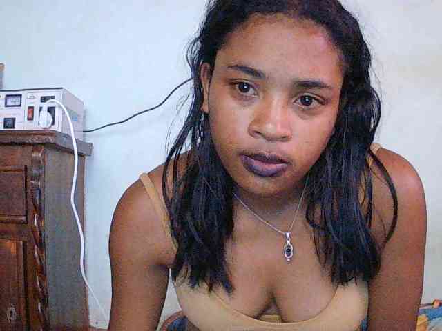 TriciaBella webcam