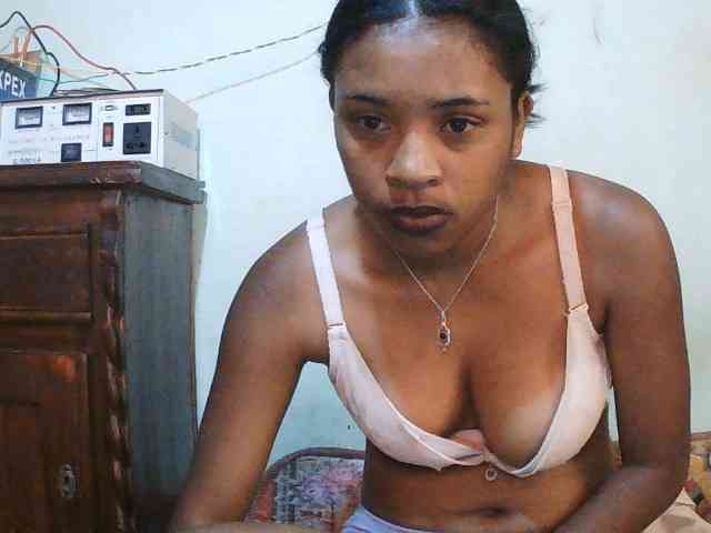 TriciaBella webcam