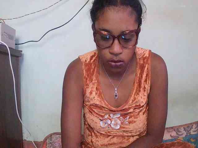 TriciaBella webcam
