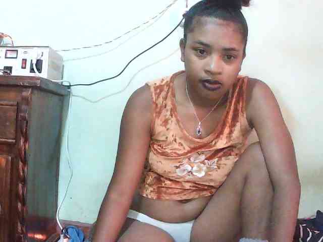 TriciaBella webcam