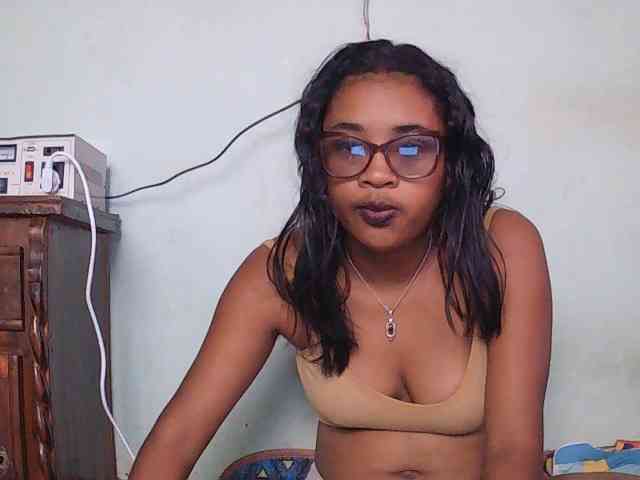 TriciaBella webcam