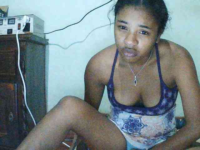 TriciaBella webcam