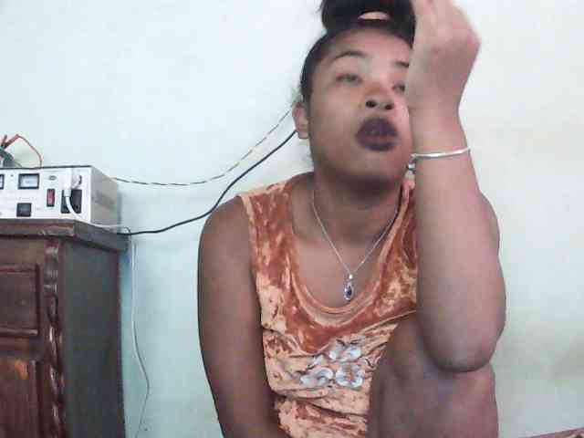 TriciaBella webcam