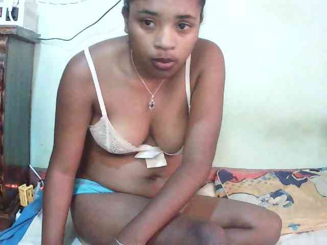 TriciaBella webcam