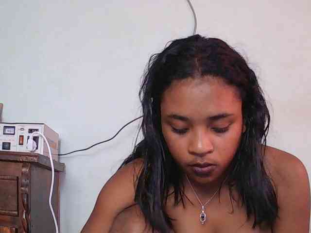 TriciaBella webcam