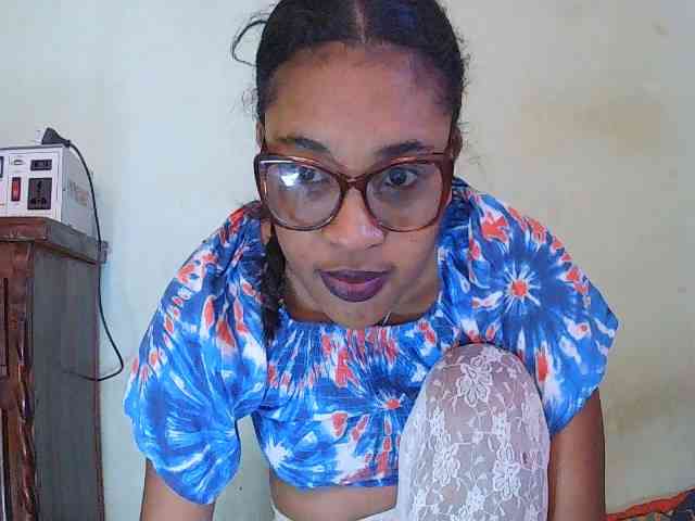 TriciaBella webcam