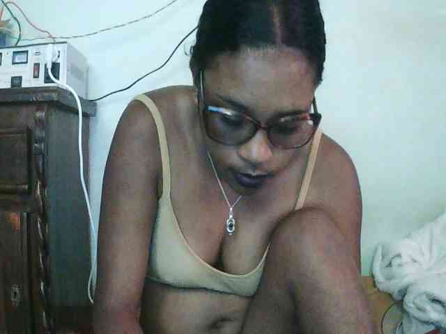 TriciaBella webcam