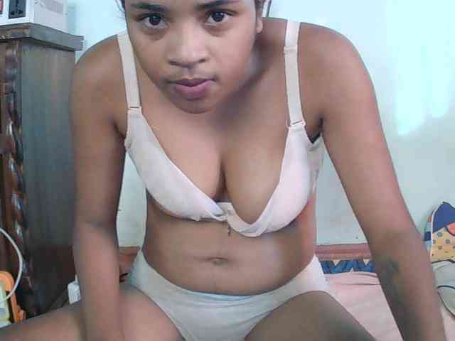 TriciaBella webcam