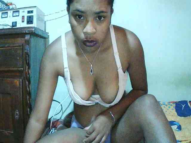 TriciaBella Live Webcam on BongaCams