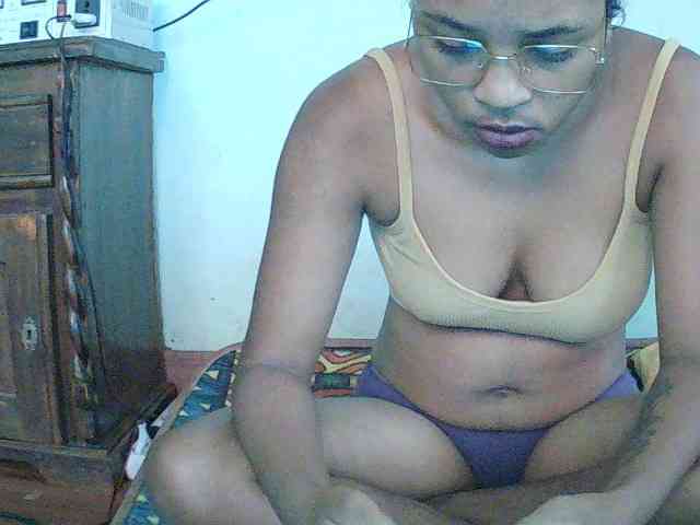 TriciaBella webcam