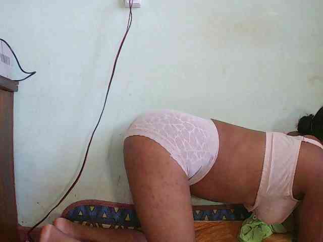 TriciaBella webcam