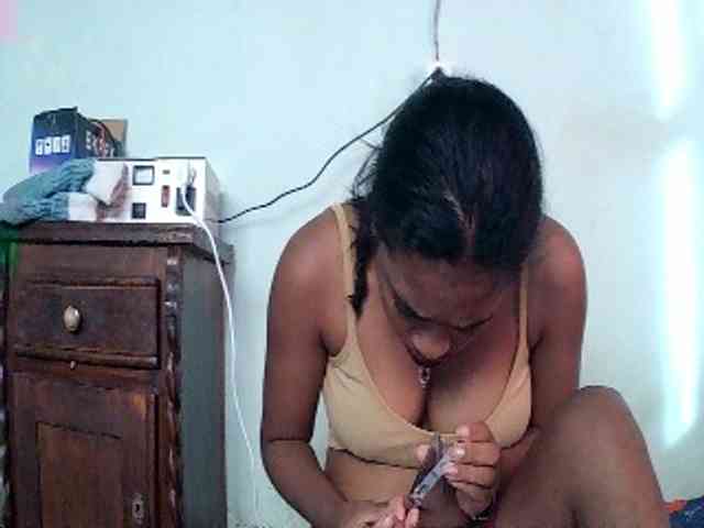 TriciaBella webcam