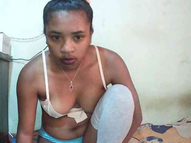 TriciaBella webcam