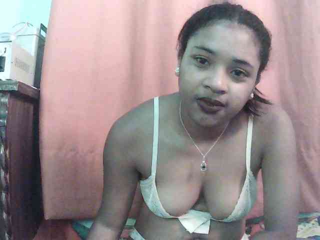 TriciaBella webcam