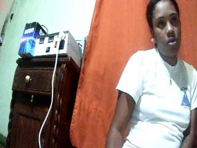 TriciaBella webcam