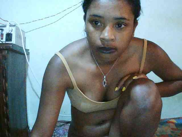 TriciaBella webcam